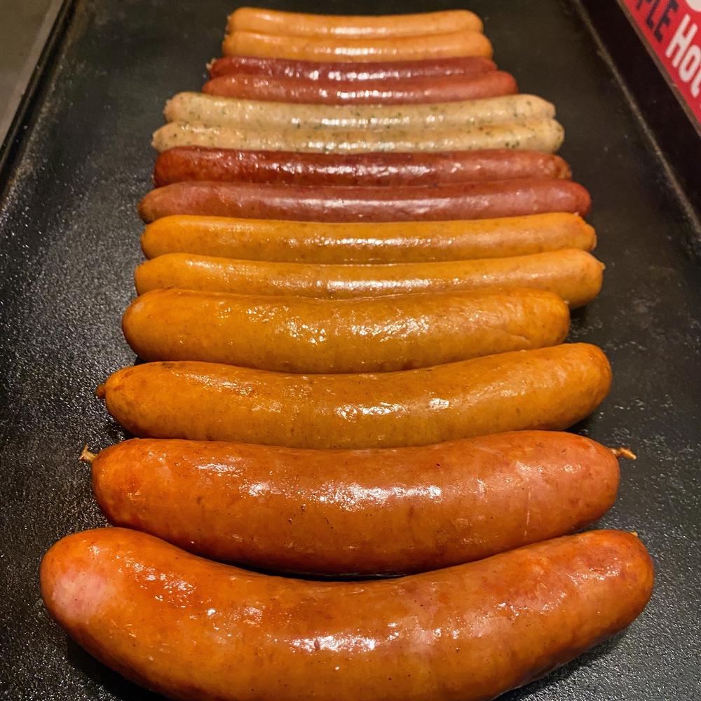 ssg-sb-pork-bratwurst-big-apple-hot-dogs-7387